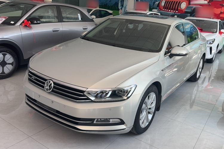 Used Volkswagen Magotan 2018 330TSI DSG Luxury Model Guazi used car, China used car export, Used car for sale, Used cars, Cheapest cars for sale