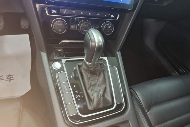 Used Volkswagen Magotan 2018 Facelift 330TSI DSG Luxury Model Gear Lever
