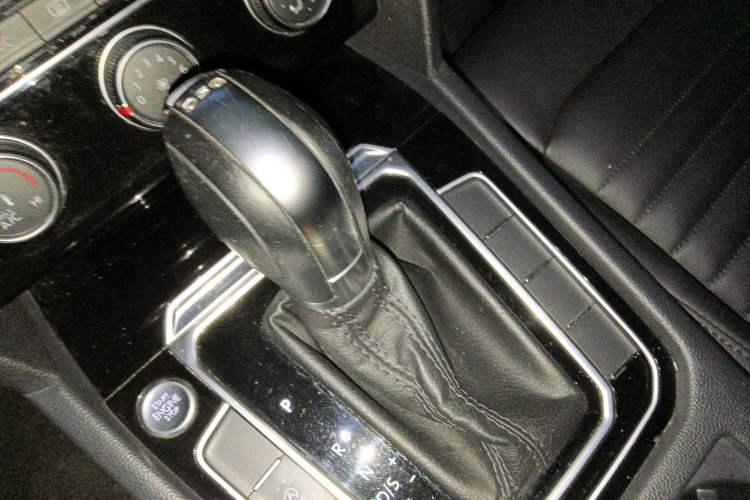 Used Volkswagen Magotan 2018 330TSI DSG Advanced Model Gear Lever