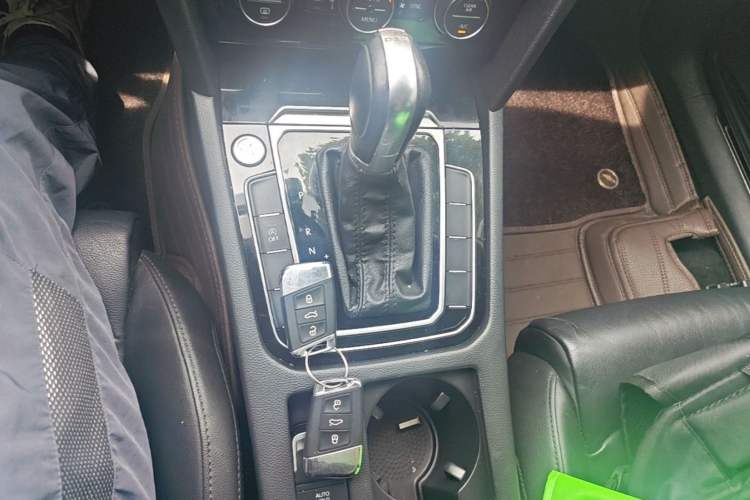 Used Volkswagen Magotan 2018 Facelift 330TSI DSG Luxury Model Gear Lever
