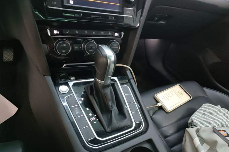 Used Volkswagen Magotan 2018 Facelift 330TSI DSG Luxury Model Gear Lever