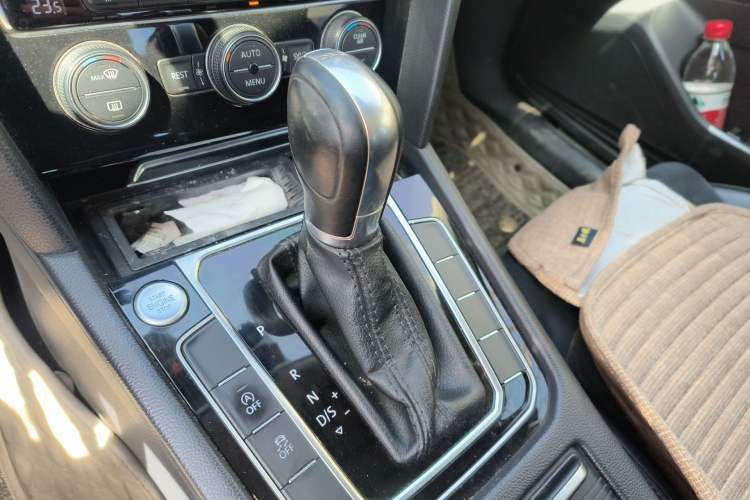 Used Volkswagen Magotan 2018 330TSI DSG Luxury Model Gear Lever