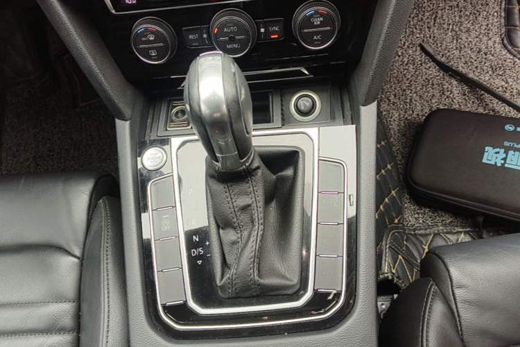 Used Volkswagen Magotan 2018 Facelift 330TSI DSG Luxury Model Gear Lever