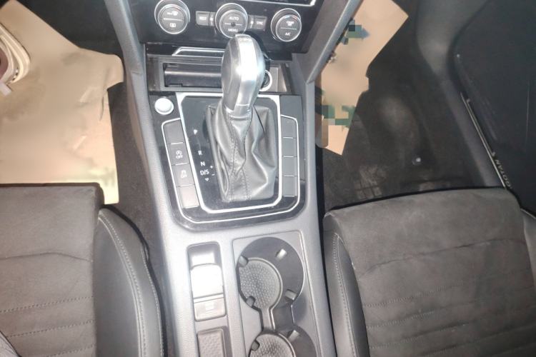 Used Volkswagen Magotan 2018 330TSI DSG Luxury Model Gear Lever