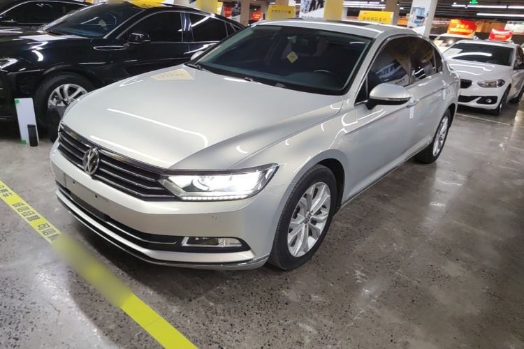 Used Volkswagen Magotan 2018 Facelift 330TSI DSG Luxury Model Guazi used car, China used car export, Used car for sale, Used cars, Cheapest cars for sale