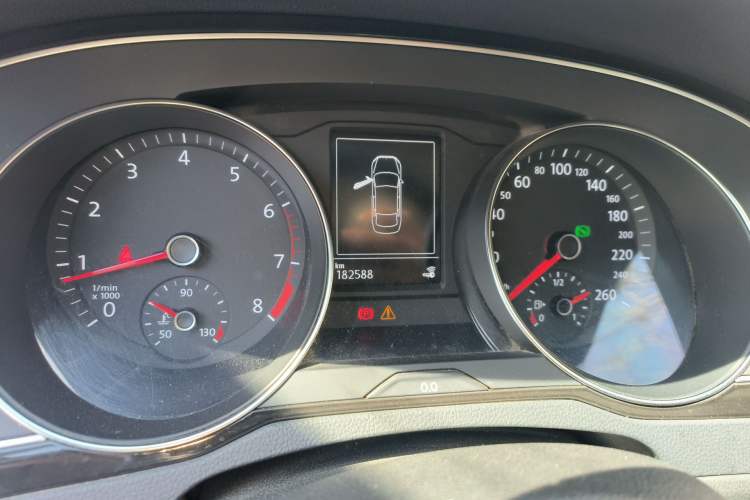 Used Volkswagen Magotan 2018 330TSI DSG Luxury Model Instrument Cluster