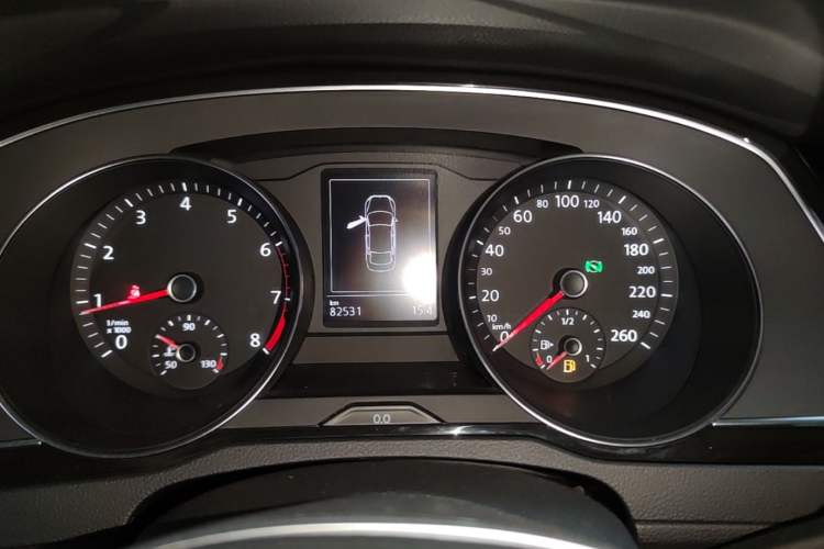 Used Volkswagen Magotan 2018 Facelift 330TSI DSG Luxury Model Instrument Cluster