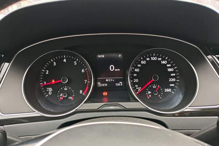 Used Volkswagen Magotan 2018 Facelift 330TSI DSG Luxury Model Instrument Cluster