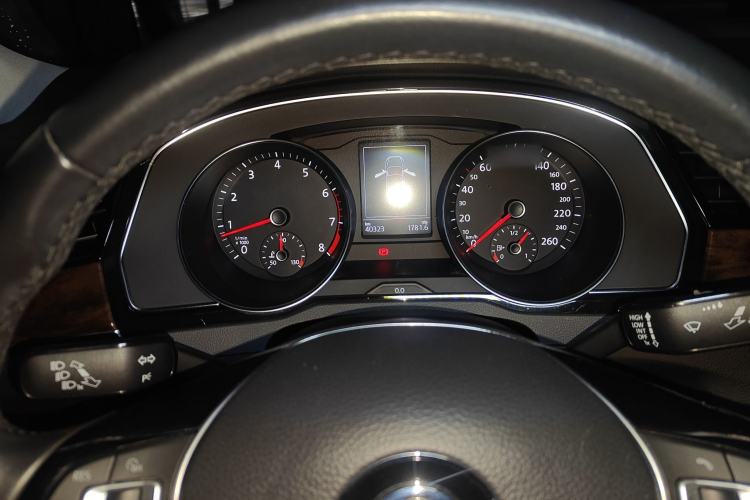 Used Volkswagen Magotan 2018 Facelift 330TSI DSG Luxury Model Instrument Cluster