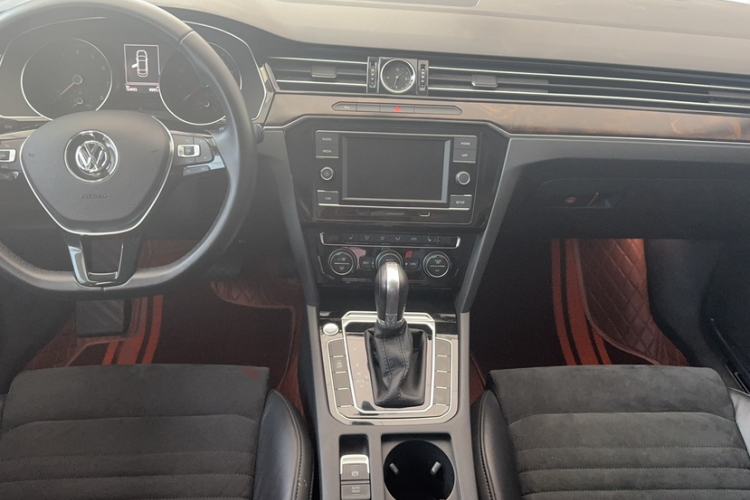 Used Volkswagen Magotan 2018 330TSI DSG Luxury Model Interior 1