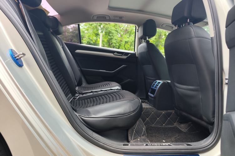Used Volkswagen Magotan 2018 330TSI DSG Advanced Model Interior 10