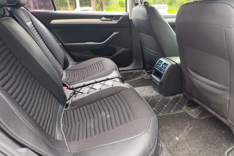 Used Volkswagen Magotan 2018 330TSI DSG Advanced Model Interior 11