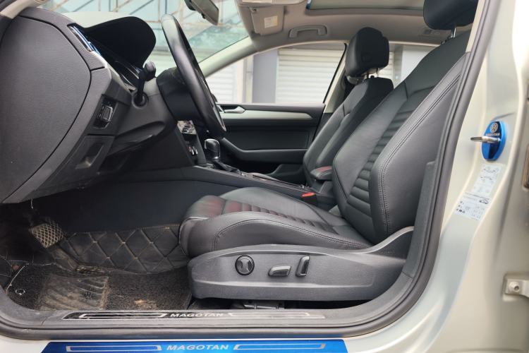 Used Volkswagen Magotan 2018 330TSI DSG Advanced Model Interior 2