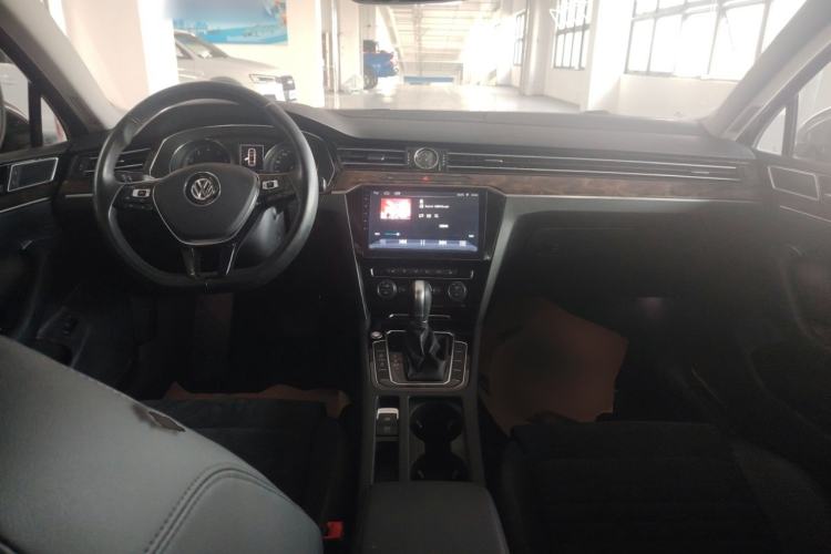 Used Volkswagen Magotan 2018 330TSI DSG Luxury Model Interior 2