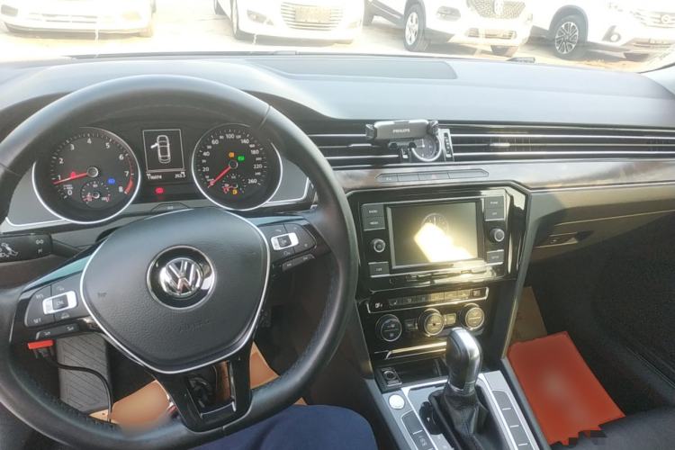 Used Volkswagen Magotan 2018 Facelift 330TSI DSG Luxury Model Interior 2
