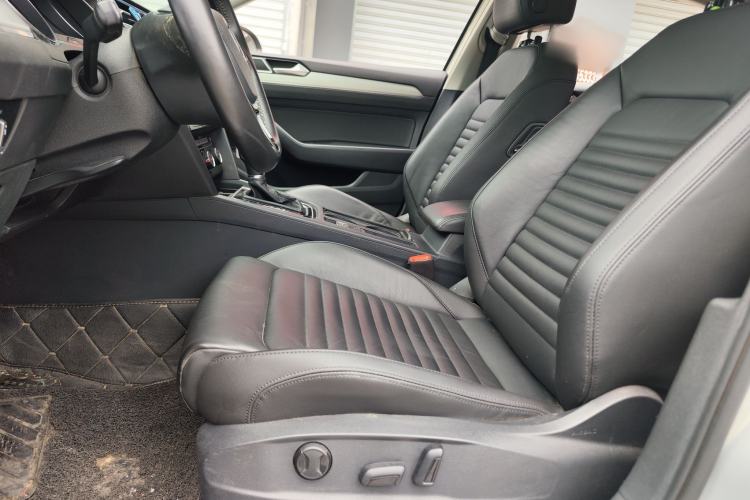 Used Volkswagen Magotan 2018 330TSI DSG Advanced Model Interior 3