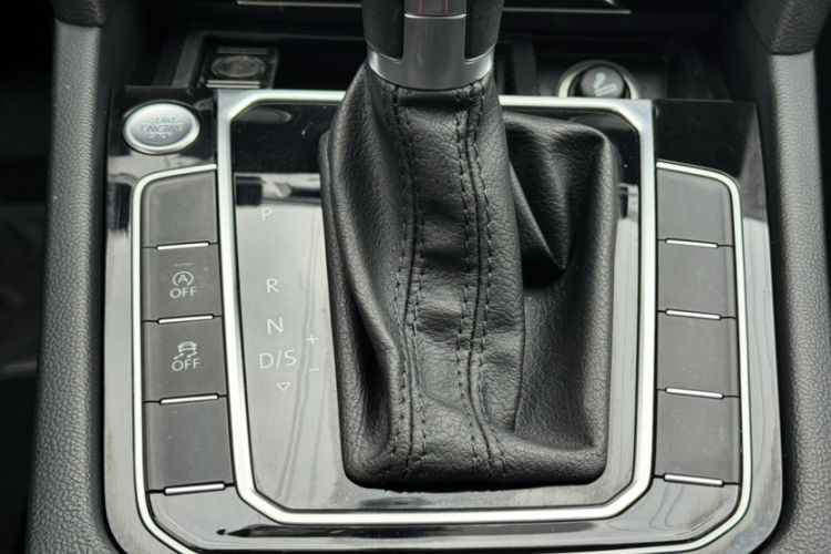 Used Volkswagen Magotan 2018 330TSI DSG Luxury Model Interior 5