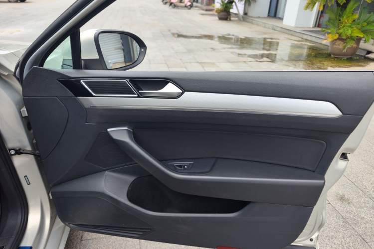 Used Volkswagen Magotan 2018 330TSI DSG Advanced Model Interior 6