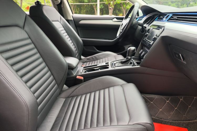 Used Volkswagen Magotan 2018 330TSI DSG Advanced Model Interior 8