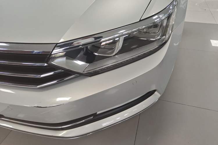 Used Volkswagen Magotan 2018 Facelift 330TSI DSG Luxury Model Left Front Headlight