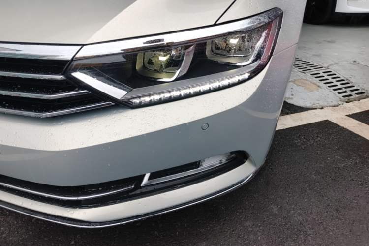 Used Volkswagen Magotan 2018 Facelift 330TSI DSG Luxury Model Left Front Headlight