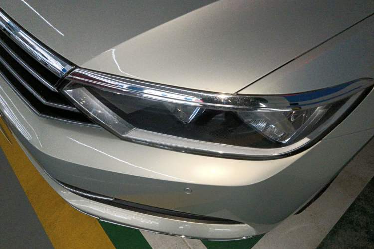 Used Volkswagen Magotan 2018 330TSI DSG Advanced Model Left Front Headlight