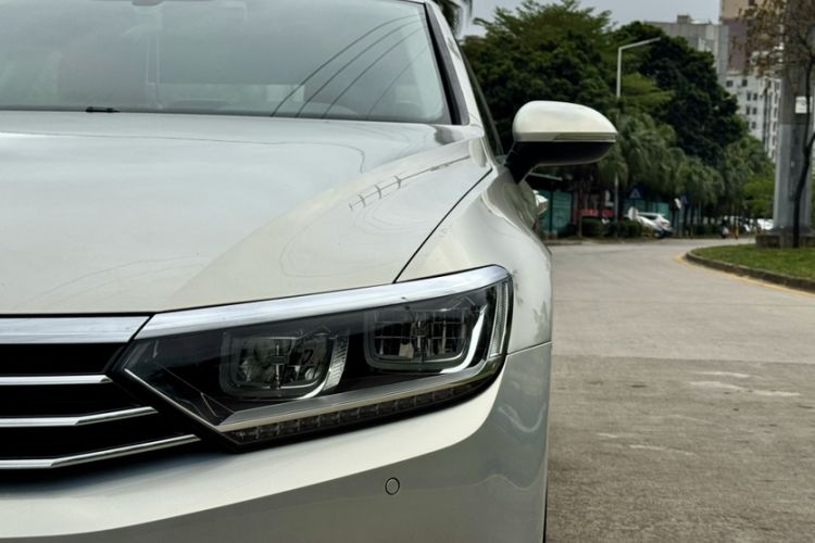 Used Volkswagen Magotan 2018 330TSI DSG Luxury Model Left Front Headlight