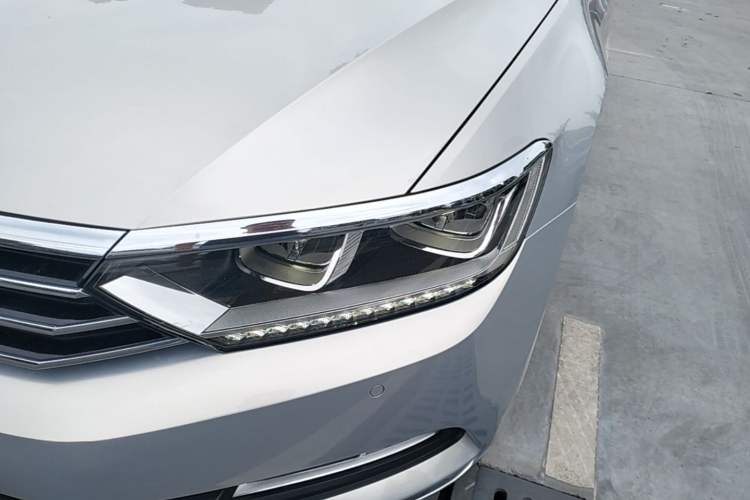 Used Volkswagen Magotan 2018 Facelift 330TSI DSG Luxury Model Left Front Headlight