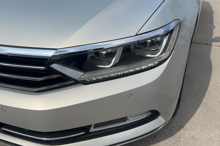 Used Volkswagen Magotan 2018 Facelift 330TSI DSG Luxury Model Left Front Headlight