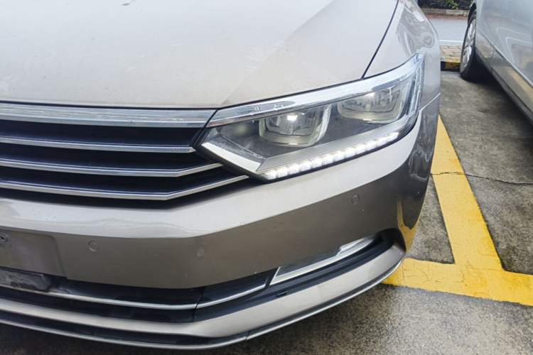 Used Volkswagen Magotan 2018 Facelift 330TSI DSG Luxury Model Left Front Headlight