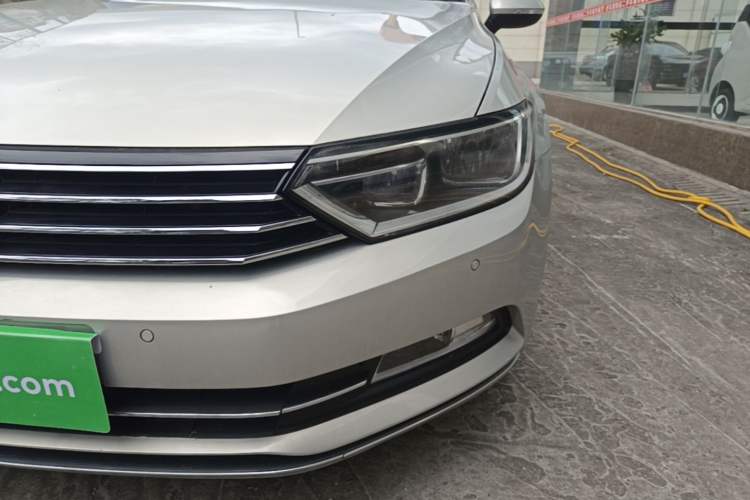 Used Volkswagen Magotan 2018 330TSI DSG Advanced Model Left Front Headlight