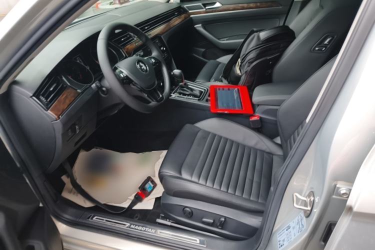 Used Volkswagen Magotan 2018 Facelift 330TSI DSG Luxury Model Left Front Seat