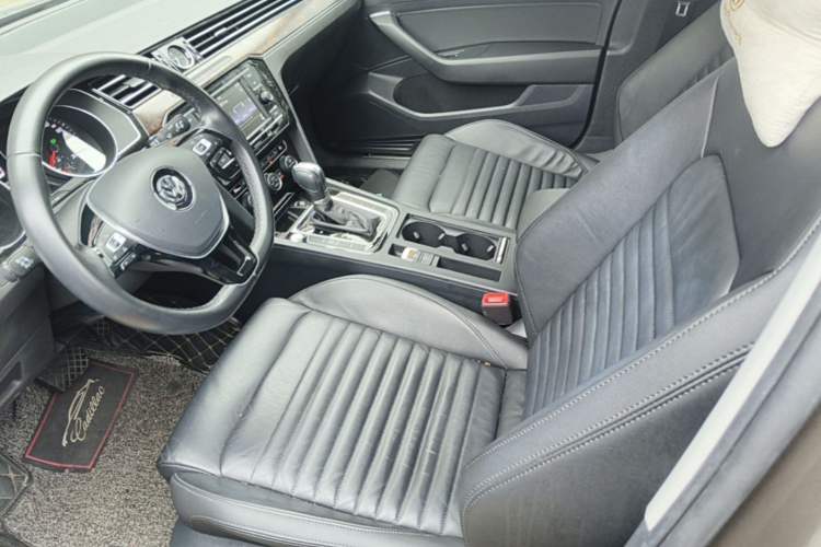 Used Volkswagen Magotan 2018 Facelift 330TSI DSG Luxury Model Left Front Seat