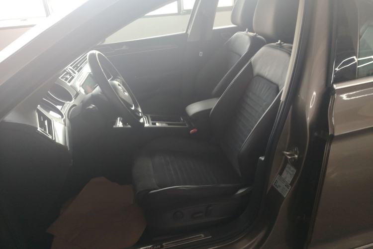 Used Volkswagen Magotan 2018 330TSI DSG Luxury Model Left Front Seat