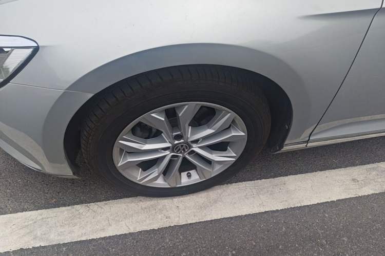 Used Volkswagen Magotan 2018 Facelift 330TSI DSG Luxury Model Left Front Wheel Hub