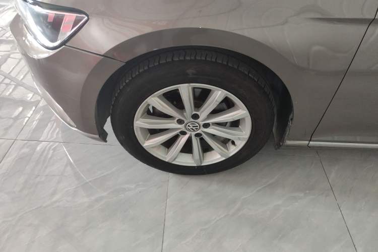 Used Volkswagen Magotan 2018 330TSI DSG Advanced Model Left Front Wheel Hub