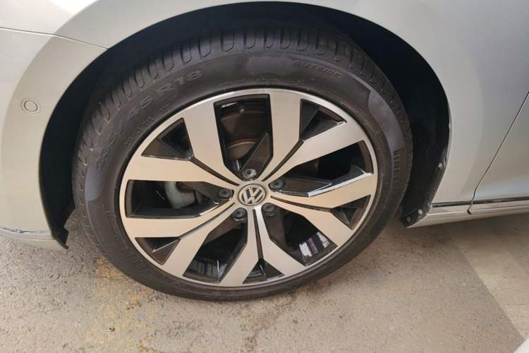 Used Volkswagen Magotan 2018 330TSI DSG Luxury Model Left Front Wheel Hub