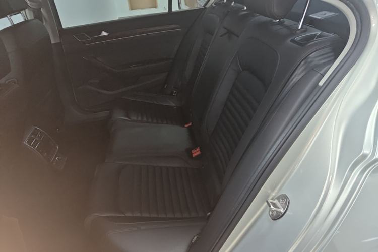 Used Volkswagen Magotan 2018 Facelift 330TSI DSG Luxury Model Left Rear Seat