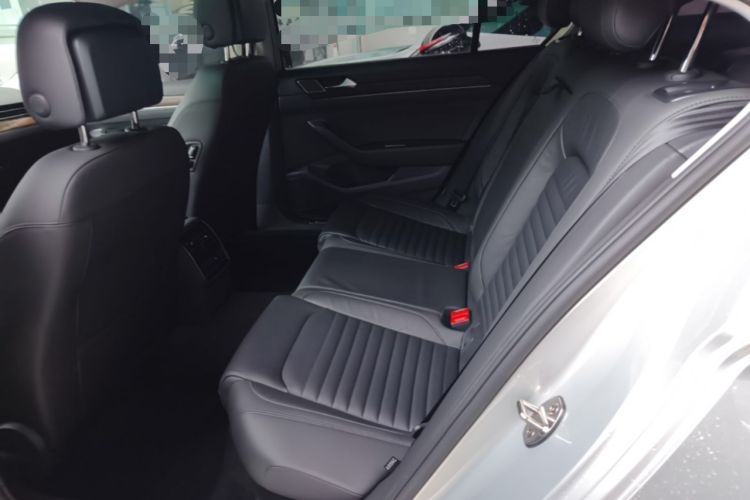 Used Volkswagen Magotan 2018 Facelift 330TSI DSG Luxury Model Left Rear Seat