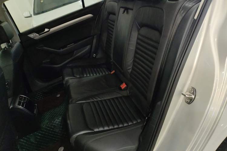 Used Volkswagen Magotan 2018 330TSI DSG Advanced Model Left Rear Seat