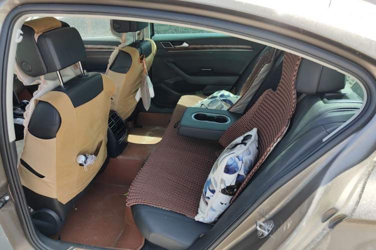 Used Volkswagen Magotan 2018 330TSI DSG Luxury Model Left Rear Seat