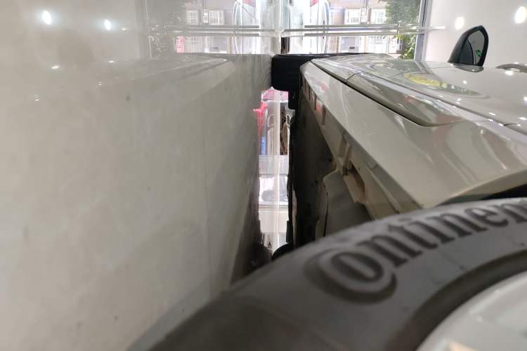 Used Volkswagen Magotan 2018 330TSI DSG Advanced Model Left Side Sill
