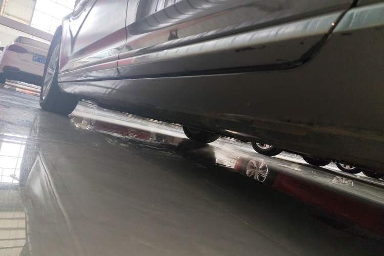 Used Volkswagen Magotan 2018 330TSI DSG Advanced Model Left Side Sill