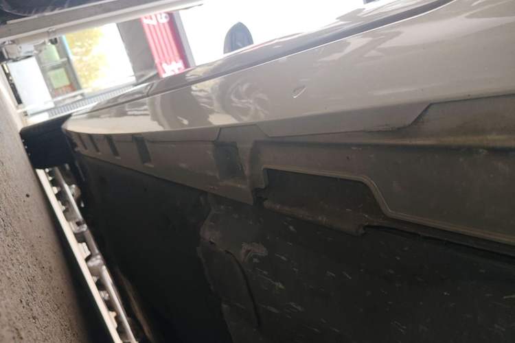 Used Volkswagen Magotan 2018 330TSI DSG Luxury Model Left Side Sill