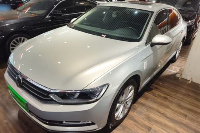 Ojetý Volkswagen Magotan 2018 Facelift 330TSI DSG Luxury Model