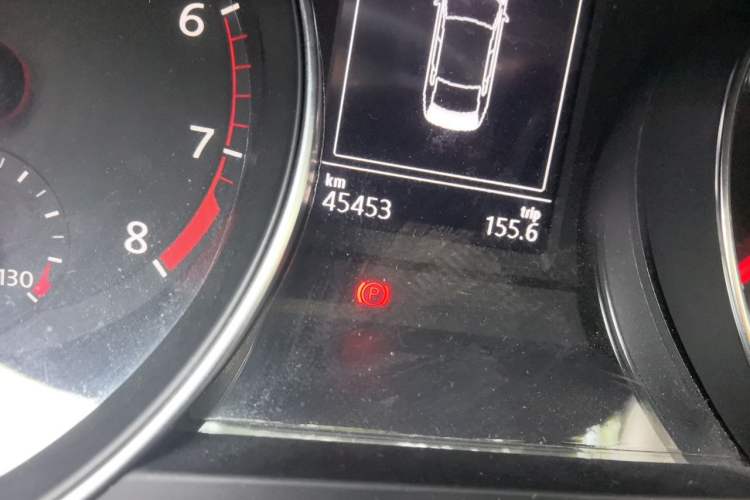 Used Volkswagen Magotan 2018 330TSI DSG Luxury Model Odometer Close Up