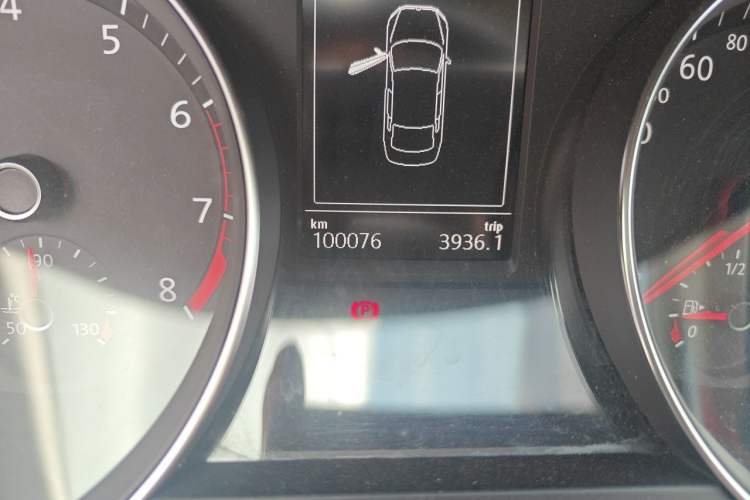 Used Volkswagen Magotan 2018 330TSI DSG Luxury Model Odometer Close Up