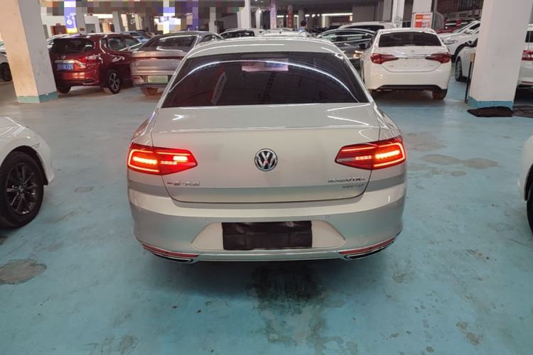 Used Volkswagen Magotan 2018 Facelift 330TSI DSG Luxury Model Rear