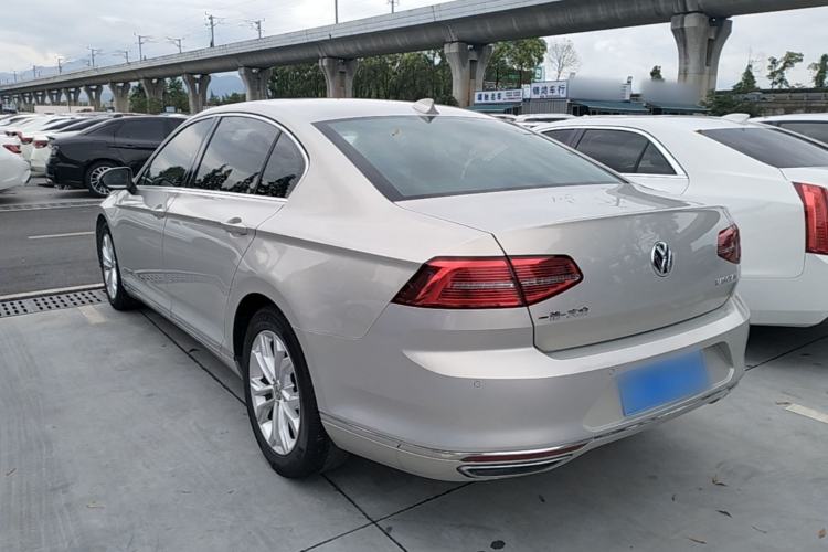 Used Volkswagen Magotan 2018 Facelift 330TSI DSG Luxury Model Rear Left 45 Deg