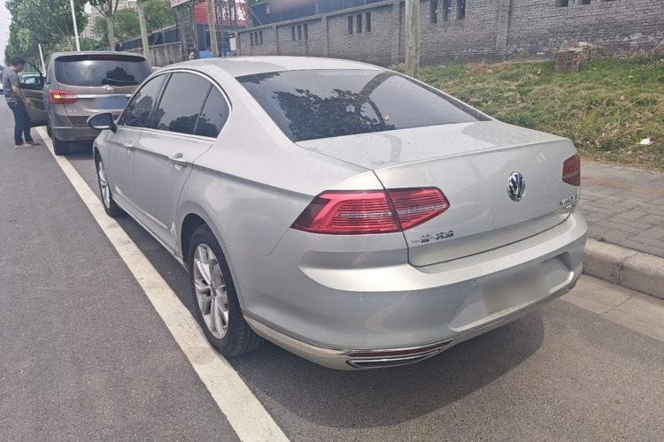 Used Volkswagen Magotan 2018 Facelift 330TSI DSG Luxury Model Rear Left 45 Deg